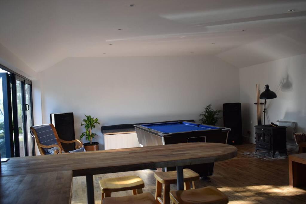 Crossing Retreat - Pool Table, Projector, Barn Villa Tunstead  Luaran gambar